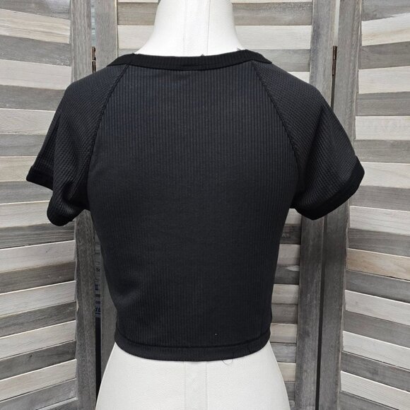 Women's Short Sleeve T-Shirt | Wild Fable | Medium - Picture 4 of 9